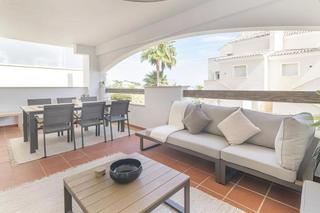 Apartament a Los Naranjos. Elegante apartamento en la exclusiva aloha royal, marbella