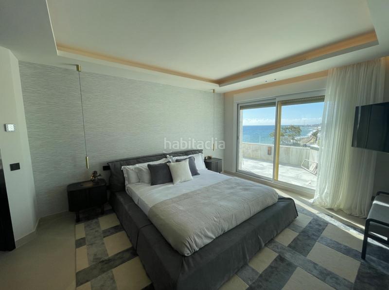 Foto 6e5150c8-a5e2-4805-a2b2-54e630e404e4. Ático apartamento de lujo en primera línea de playa con las mejores vistas en Marbella