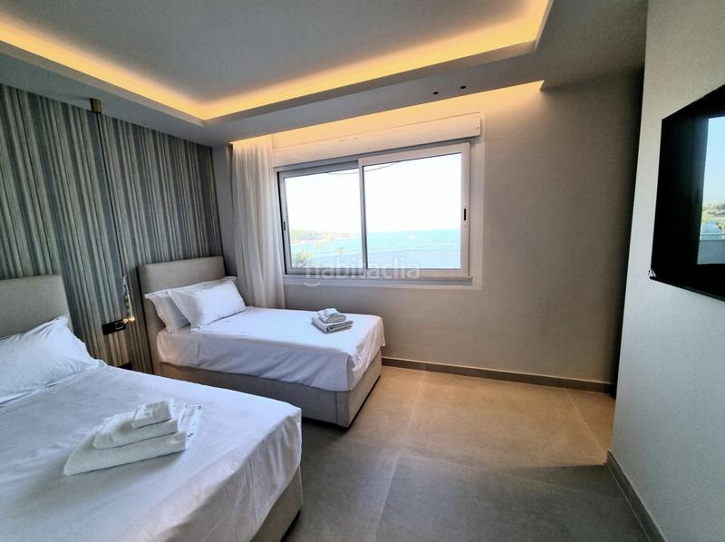 Foto bb1fb518-e648-448c-bd01-3da168aa6abf. Ático apartamento de lujo en primera línea de playa con las mejores vistas en Marbella