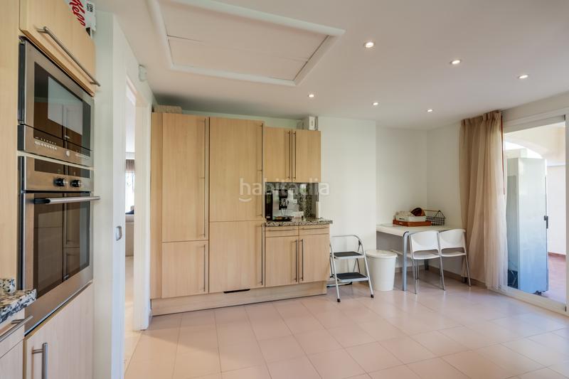 Foto 173c8ef4-900a-4278-8c7d-58cdeb8689c9. Miete dachwohnung mit heizung parking pool in Benatalaya Estepona