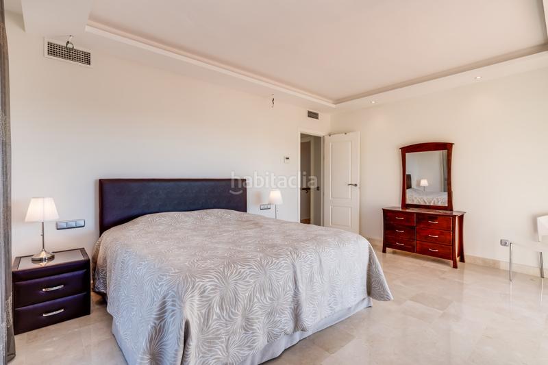Foto 561ece98-8c9f-4c0e-b8a0-7e89930b7cb8. Miete dachwohnung mit heizung parking pool in Benatalaya Estepona
