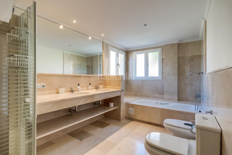 Foto b00de6e9-64a0-4c93-a696-7ad00800904e. Miete dachwohnung mit heizung parking pool in Benatalaya Estepona