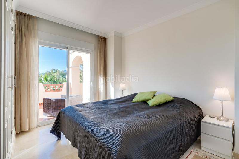 Foto 3705a2d5-a0fb-4322-bf39-fab0ea8f9546. Rent penthouse with heating parking pool in Benatalaya Estepona