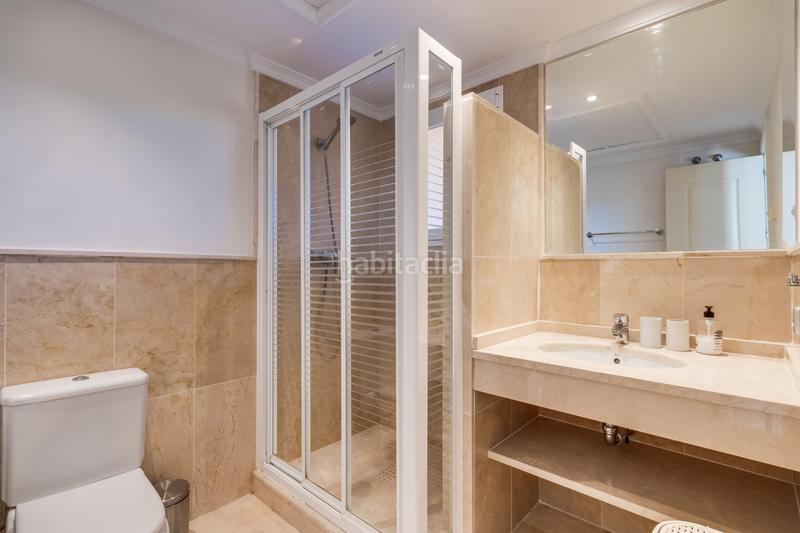 Foto 65b06d86-2c16-45a2-ad69-10529d2d54d9. Rent penthouse with heating parking pool in Benatalaya Estepona