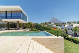Maison à Nueva Andalucía centro. Villa en venta