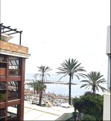 Apartament a Puerto Banús. Middle floor in frontline beach of puerto banus