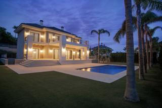 Casa en Los Flamingos. Villa en venta