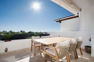 Apartament a Nueva Andalucía centro. Elegante apartamento de 2 dormitorios en venta en nueva andalucí