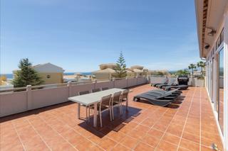 Àtic a Cabopino - Artola. Ático dúplex espacioso con impresionantes vistas al mar en cabop
