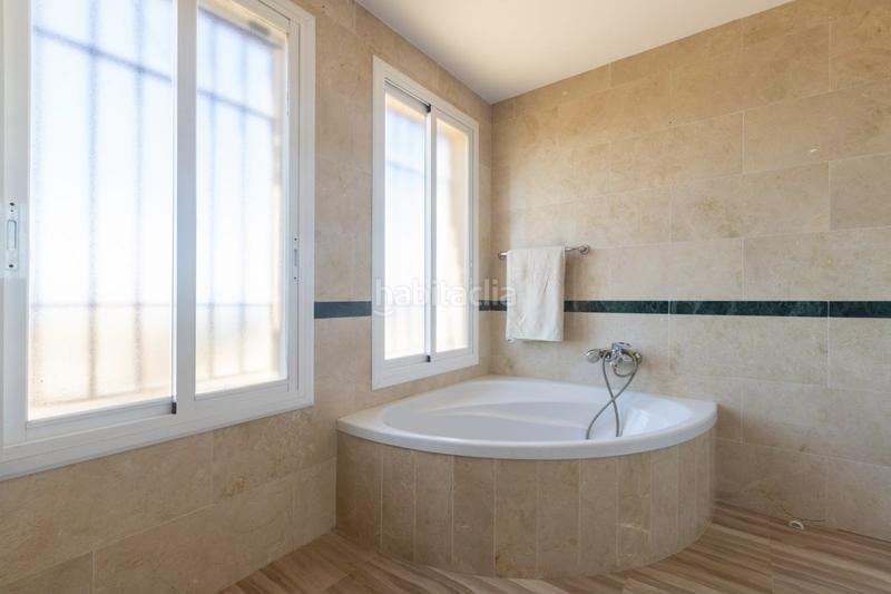 Foto 55212383-d963-4c0f-943d-d0d7a7882d56. Ático espacioso ático dúplex con impresionantes vistas al mar en elviria. en Marbella