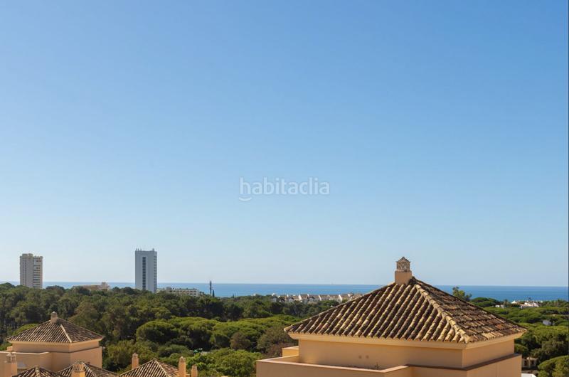 Foto ba37b3f2-e3af-4b5f-b733-e283c954f5dd. Ático espacioso ático dúplex con impresionantes vistas al mar en elviria. en Marbella