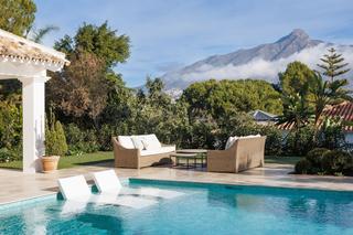 Haus in Nueva Andalucía centro. Excepcional villa en el corazón de nueva andalucía