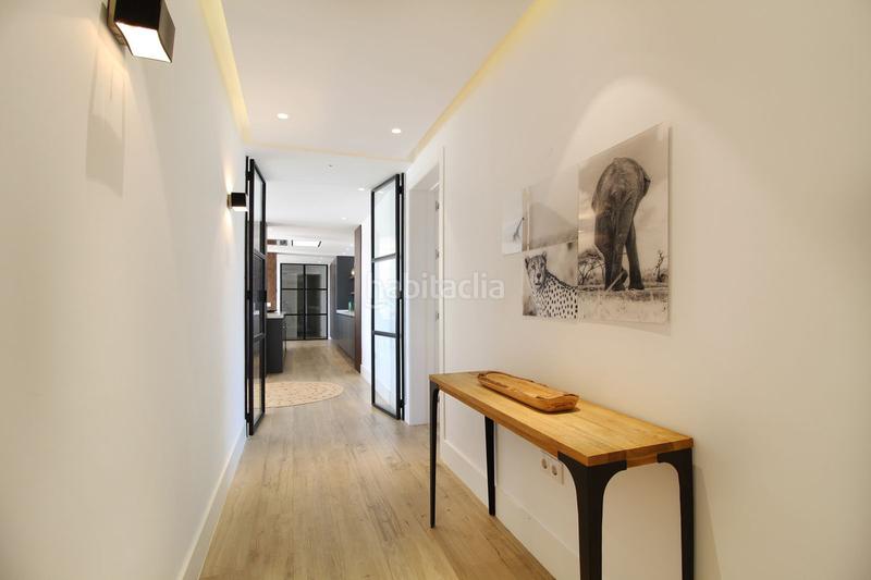 Foto 0d66f8b8-b799-4935-8e1d-ffcd12f6f68e. Ático  renovado exquisito con vistas panorámicas en royal Las Brisas en Marbella