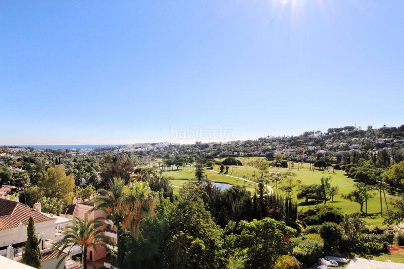 Foto 712bbb08-60e5-47e7-9123-47ef4a9cbeba. Ático  renovado exquisito con vistas panorámicas en royal Las Brisas en Marbella