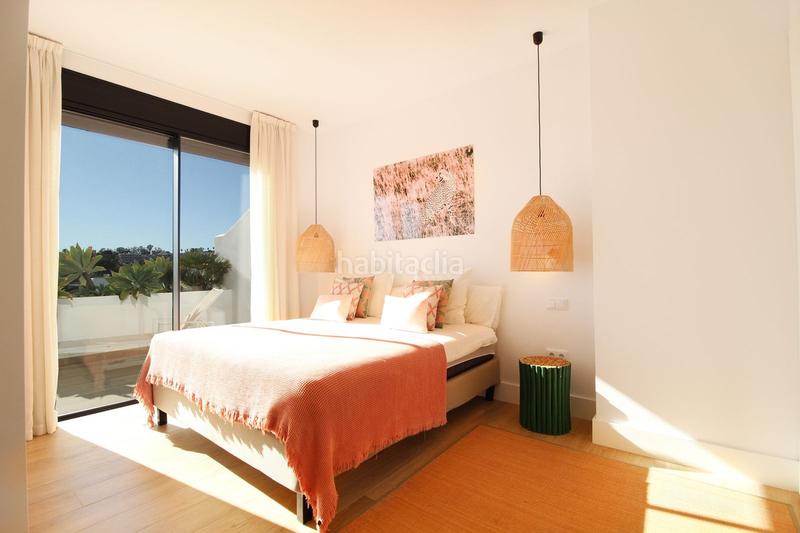 Foto 90e4bcfa-7c19-42f1-a4de-5f988ea16cc6. Ático  renovado exquisito con vistas panorámicas en royal Las Brisas en Marbella