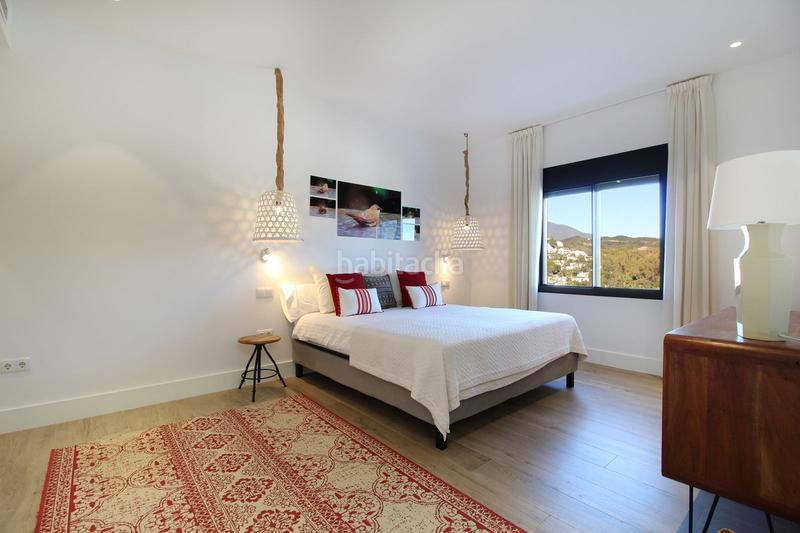 Foto e9cac81d-58c0-49db-b217-0f84eda01824. Ático  renovado exquisito con vistas panorámicas en royal Las Brisas en Marbella