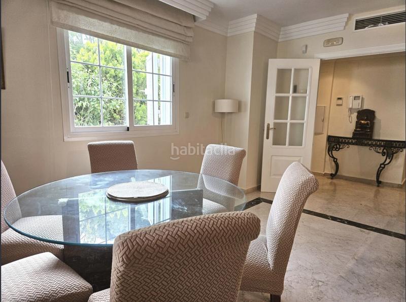 Foto 68d94afa-b33b-4318-af31-8084544bf148. Planta baja ubicado en la prestigiosa zona de las lomas de rio real este. en Marbella