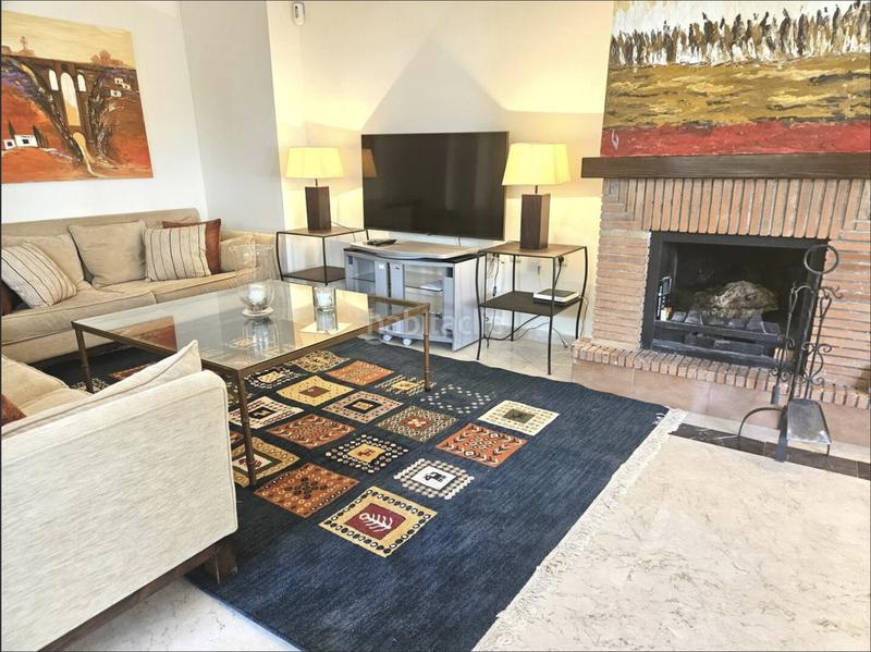 Foto c193d150-9d51-4ba5-885d-0786b4f37af6. Planta baja ubicado en la prestigiosa zona de las lomas de rio real este. en Marbella