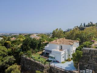 Casa a N/a. Villa en el herrojo para reformar
