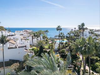Àtic a Puerto Banús. Ático dúplex con orientación sur