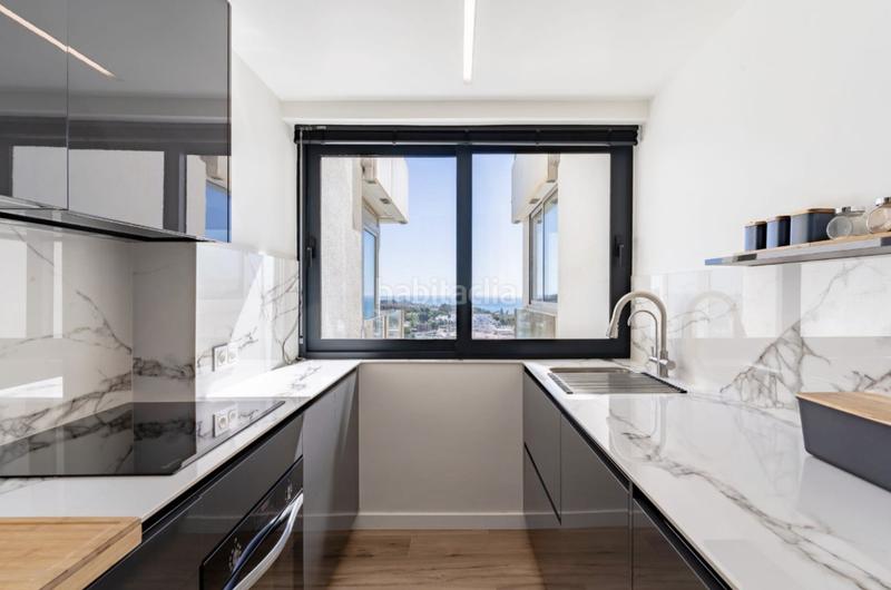 Foto bfee6bab-5457-408f-969a-4b24e2d70653. Apartamento  en venta en Río Real Marbella