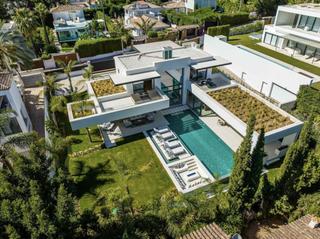 Haus in Nueva Andalucía centro. Villa en venta