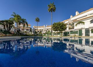 Apartament a San Pedro de Alcántara Pueblo. Piso planta media en san pedro de alcántara