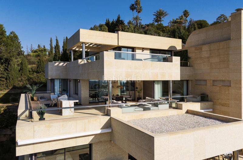Foto 0b79e3a0-a31b-41b7-995a-3d6e9a76d305. Ático atico duplex en venta en Nueva Andalucía centro Marbella