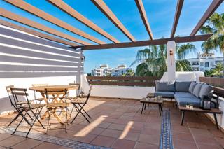 Apartament a La Concha - Resina Golf. Estepona, apartamento, piscina comunitaria, jardines.