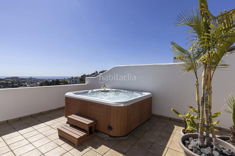 Foto 49b1f366-48aa-460f-a384-087079dea3ec. Àtic amb aparcament piscina a Benahavís pueblo Benahavís