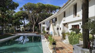 Casa a Cabopino - Artola. Villa de lujo en primera línea de playa en cabopino  una oportun