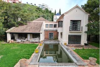 Casa a La Quinta. Villa independiente en la quinta