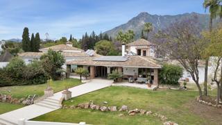 Casa en Sierra Blanca. Villa en venta