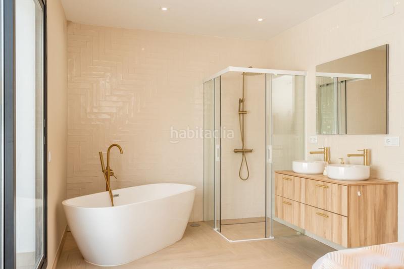 Foto e3d30de9-99cf-44a8-89db-9b2a5497e80b. Casa villa con apartamento independiente y dos piscinas privadas en el corazón costa en Benalmádena