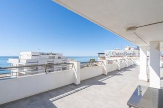 Àtic a Centro. Estepona, ático, primera línea, playa, vistas al mar, 4 dormitor