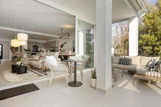 Maison jumelée à Nueva Andalucía centro. Impresionante adosado de 4 dormitorios en aloha golf  marbella