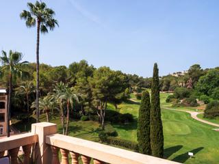 Penthouse in Portals Nous. Ático junto al campo de golf en bendinat