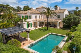 House in Los Monteros. Villa en marbella