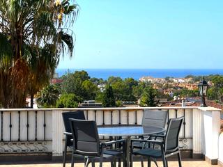 Appartement à Sotoserena. Residencia costera excepcional con vistas al mar y distribución
