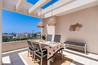 Àtic a Torrente ballester 1. Moderno ático con amplia terraza surfacing en nueva andalucía