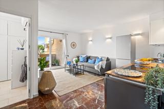 Apartament a Puerto de Estepona. Apartamento de un dormitorio con vistas al mar cerca del puerto