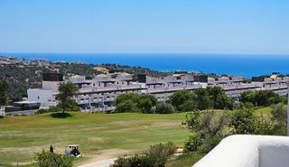 Ático en Guadalobón. Ático en primera línea de golf en guadalobon, estepona oeste