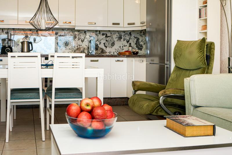 Foto 7185e94c-3187-4506-874f-3207a72b1e55. Dúplex amplio apartamento dúplex con vista al mar y bajo coste mensual monte rojo, san agustín en San Bartolomé de Tirajana