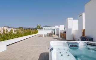 Attique à San Pedro de Alcántara Pueblo. Ático dúplex en venta en san pedro de alcántara
