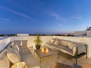 Casa adossada a Nueva Andalucía centro