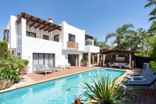 Maison à San Pedro de Alcántara Pueblo. Chalet independiente en san pedro alcántara