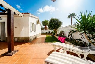 Haus in Playa del Inglés. Villa en el corazón de playa del inglés, a solo 8 minutos de la