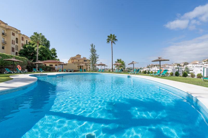 Foto c39028e7-60b4-415a-8499-6424f752b9f4. Piano terra con parcheggio piscina in La Concha - Resina Golf Estepona