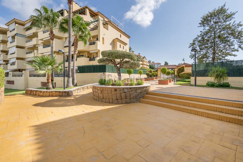 Foto c5d95ad5-2a68-4f68-b9e4-ae17689d68a9. Piano terra con parcheggio piscina in La Concha - Resina Golf Estepona