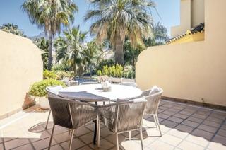 Doppelhaus in Puente Romano. Casa en venta